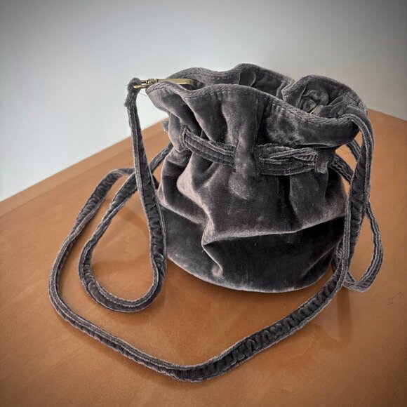 Madewell NWT Velvet Mini Drawstring Bag in Grey - Picture 5 of 12